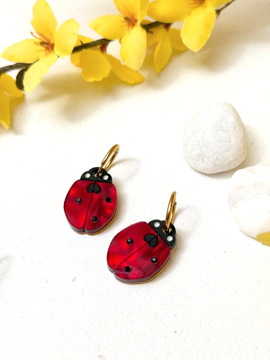 MARIQUITA (ALAS CERRADAS)